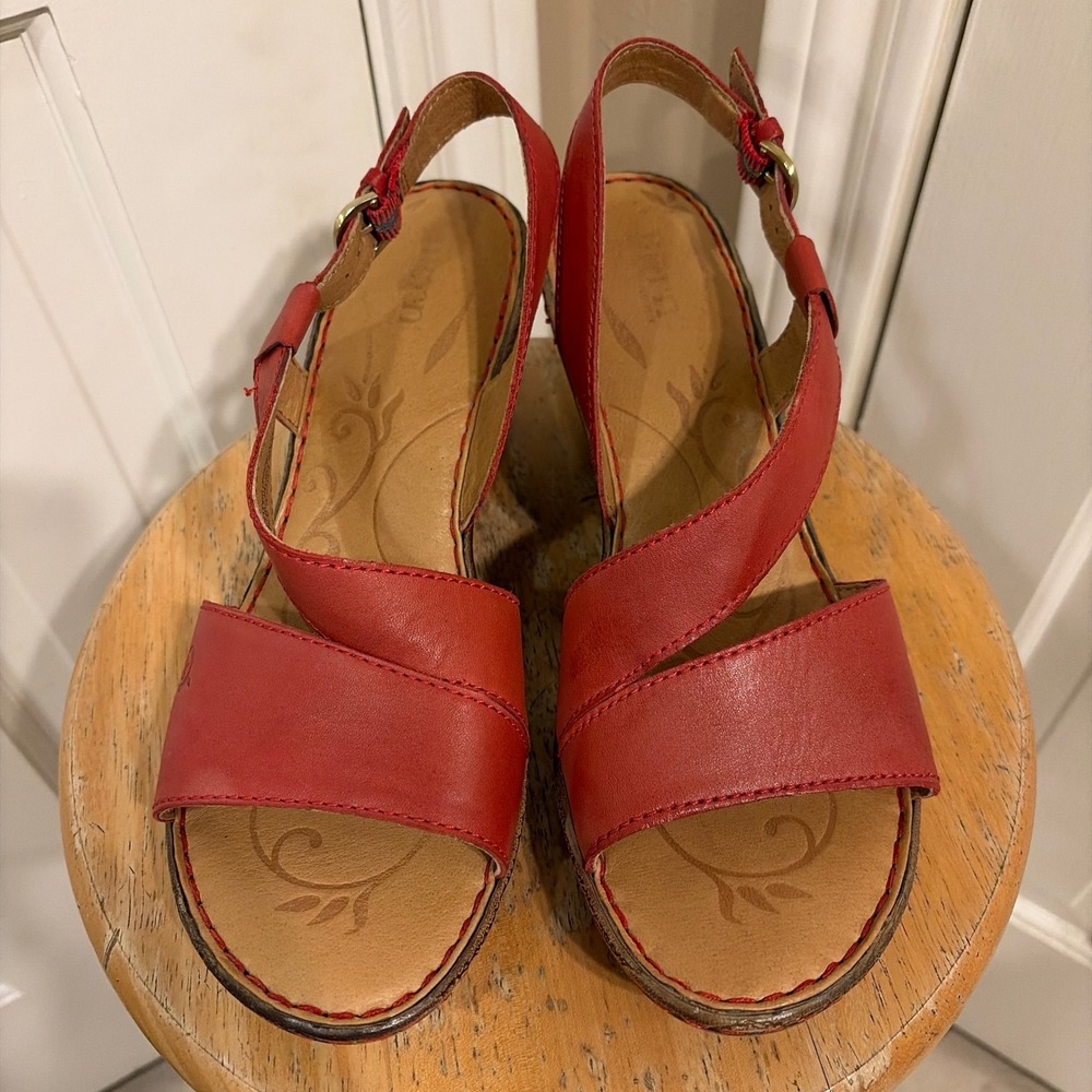 Born Red Leather Wedge Sandals Womens 8 Slingback Comfort Shoes Red